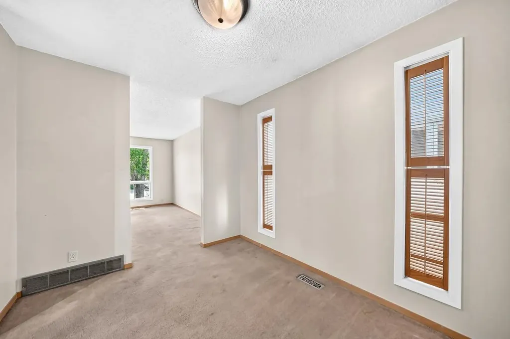 103 Rivervalley Crescent SE Calgary AB T2C 3K4
