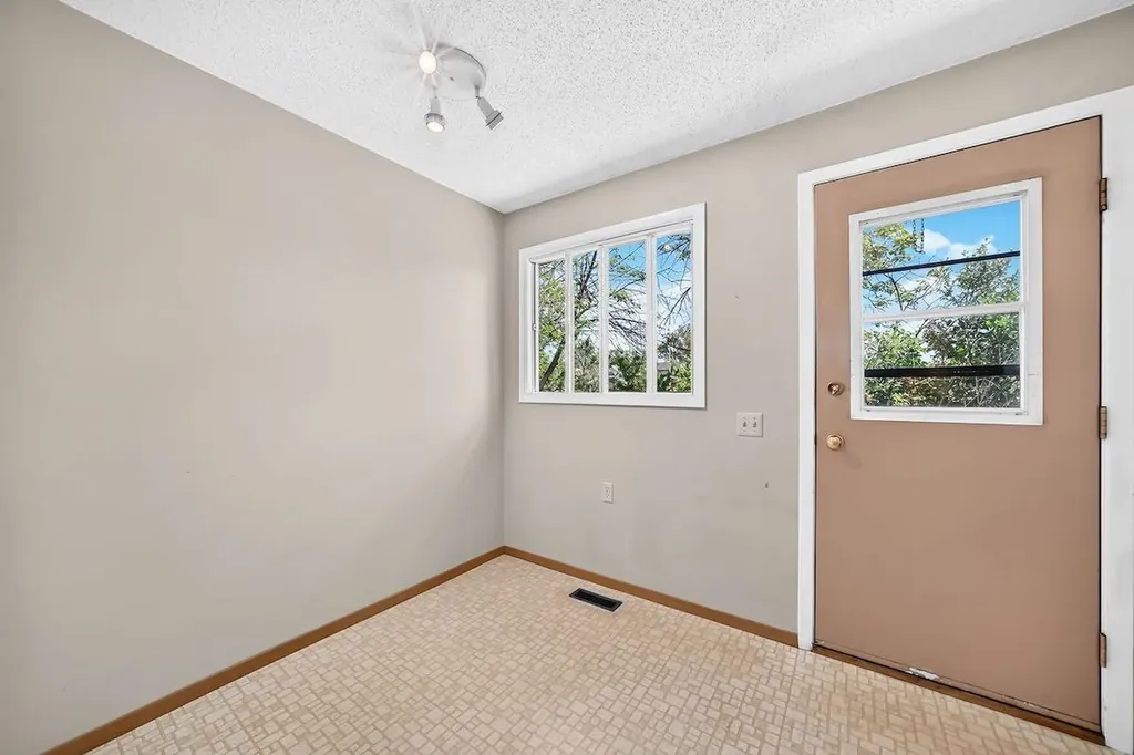 103 Rivervalley Crescent SE Calgary AB T2C 3K4