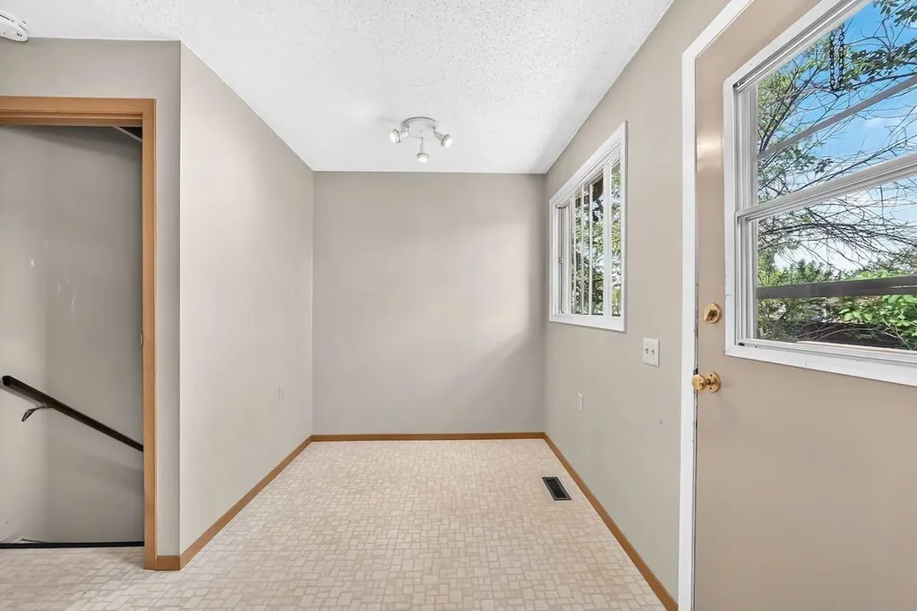 103 Rivervalley Crescent SE Calgary AB T2C 3K4