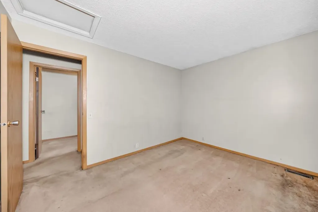 103 Rivervalley Crescent SE Calgary AB T2C 3K4