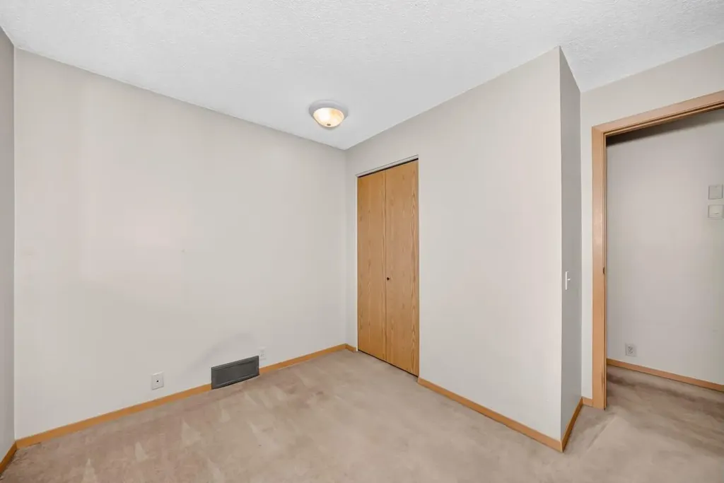 103 Rivervalley Crescent SE Calgary AB T2C 3K4