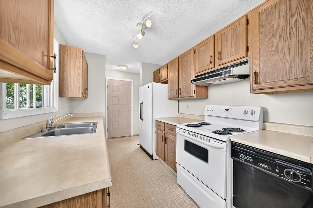 103 Rivervalley Crescent SE Calgary AB T2C 3K4