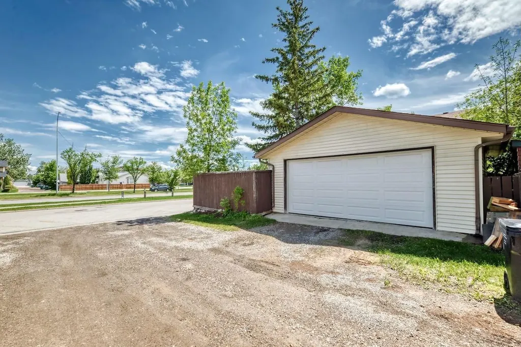 103 Rivervalley Crescent SE Calgary AB T2C 3K4