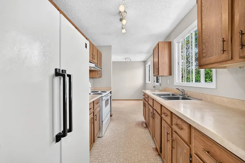 103 Rivervalley Crescent SE Calgary AB T2C 3K4
