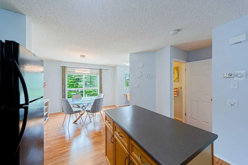165 Tuscany Court NW Calgary AB T3L 2Y9