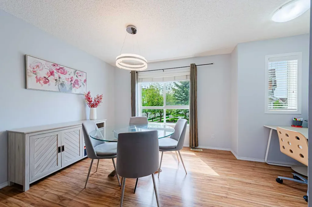 165 Tuscany Court NW Calgary AB T3L 2Y9
