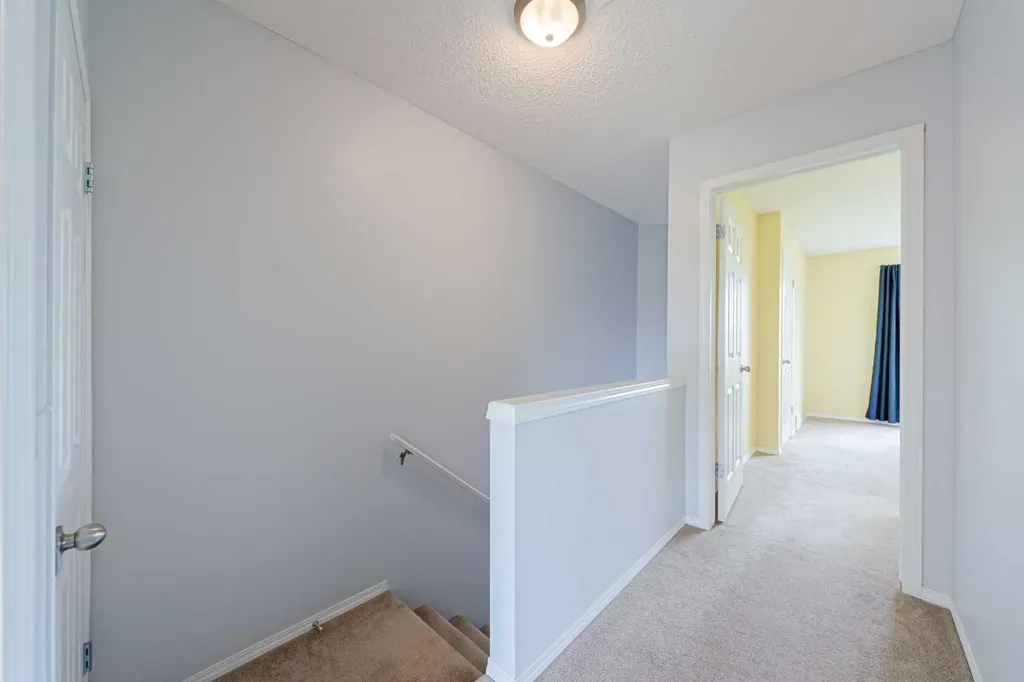 165 Tuscany Court NW Calgary AB T3L 2Y9
