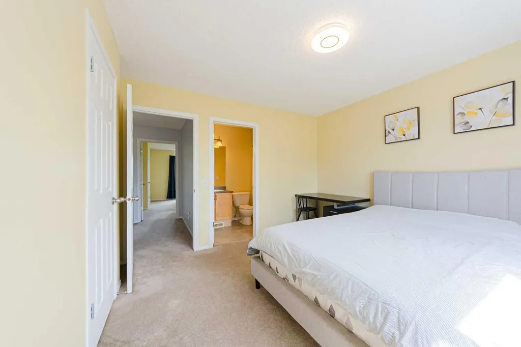 165 Tuscany Court NW Calgary AB T3L 2Y9