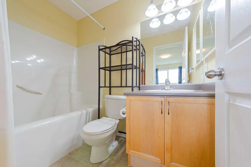 165 Tuscany Court NW Calgary AB T3L 2Y9