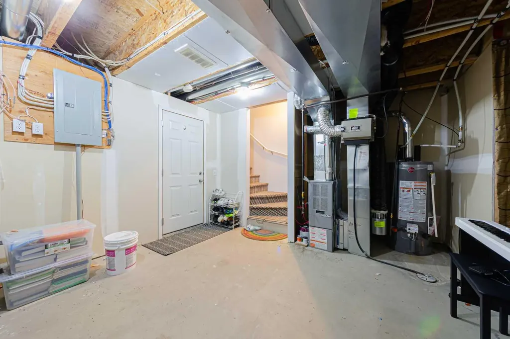 165 Tuscany Court NW Calgary AB T3L 2Y9
