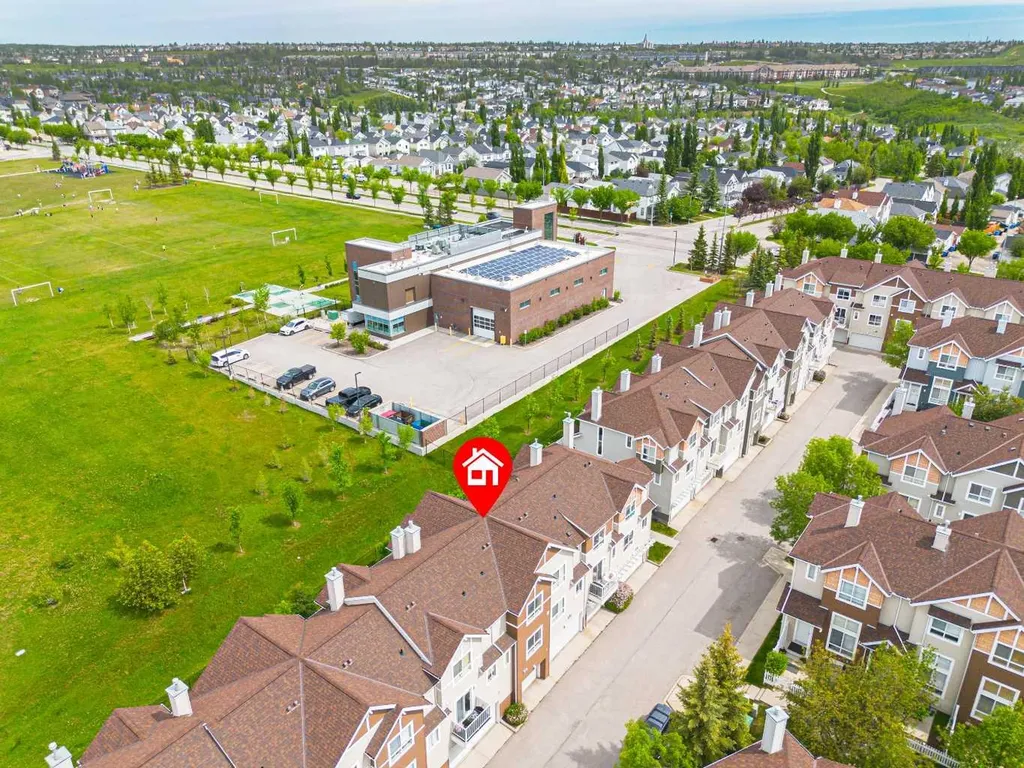 165 Tuscany Court NW Calgary AB T3L 2Y9