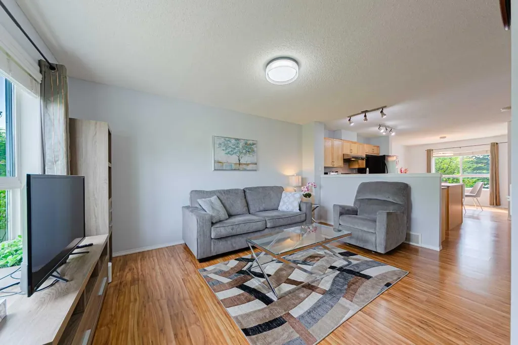 165 Tuscany Court NW Calgary AB T3L 2Y9