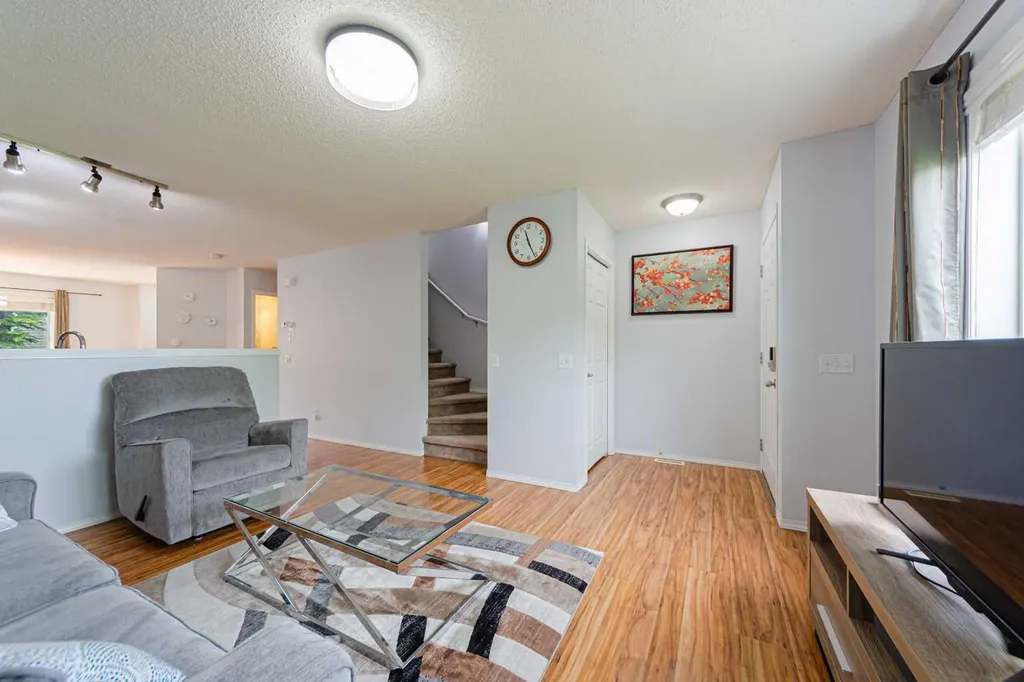 165 Tuscany Court NW Calgary AB T3L 2Y9