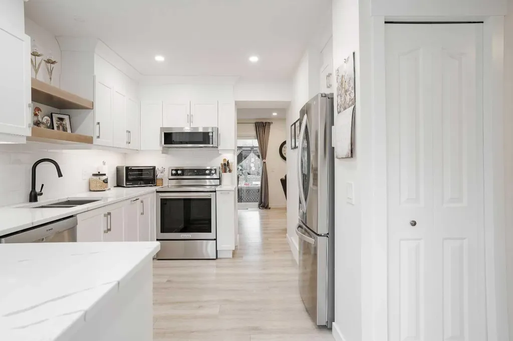 166 Bird Crescent Fort Mcmurray AB T9H 4T3