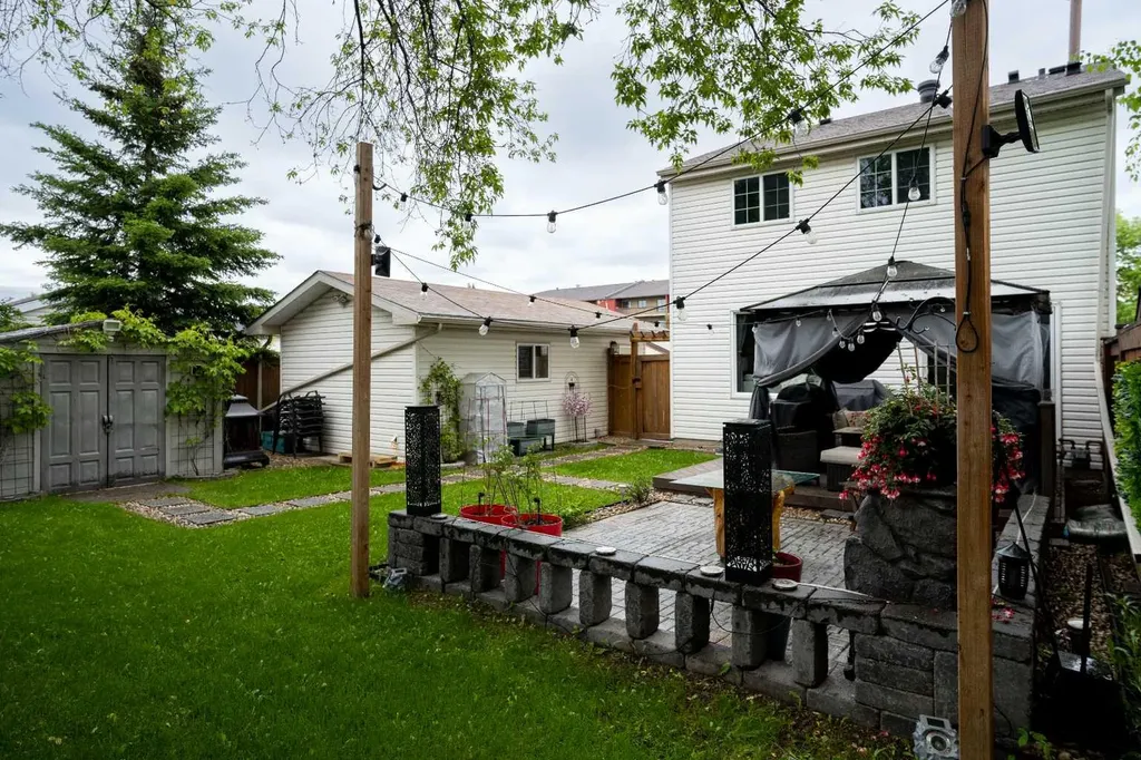 166 Bird Crescent Fort Mcmurray AB T9H 4T3