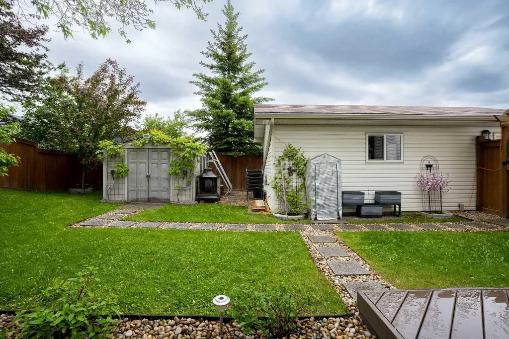 166 Bird Crescent Fort Mcmurray AB T9H 4T3
