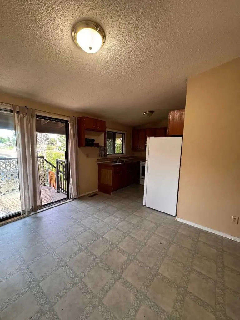 101 Cooney Road SE Medicine Hat AB T1B 1Y7