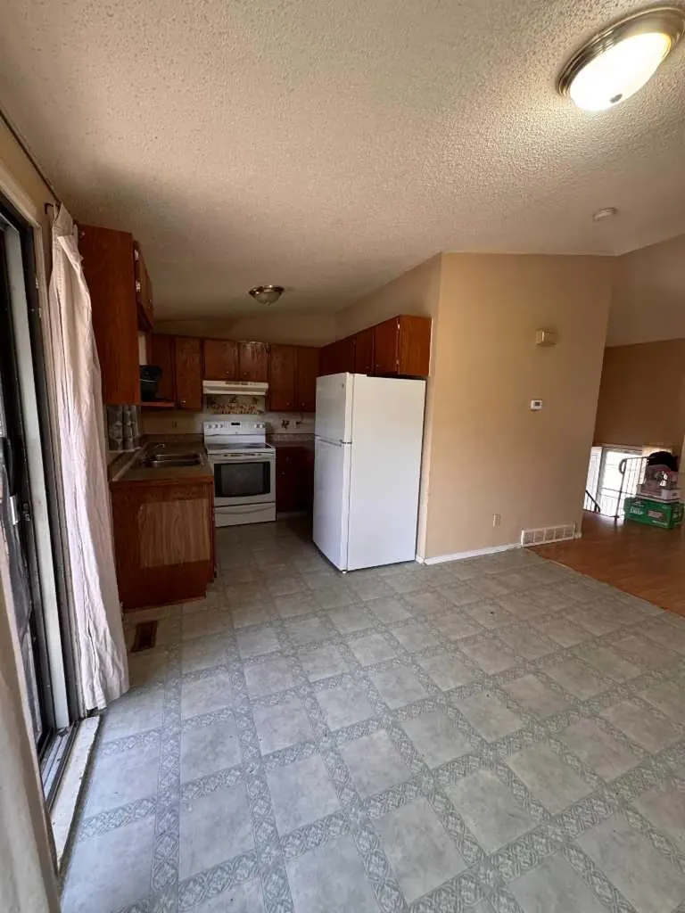 101 Cooney Road SE Medicine Hat AB T1B 1Y7