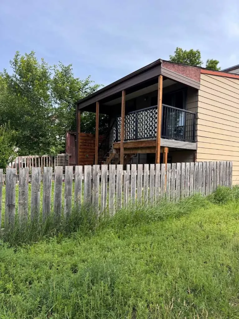 101 Cooney Road SE Medicine Hat AB T1B 1Y7