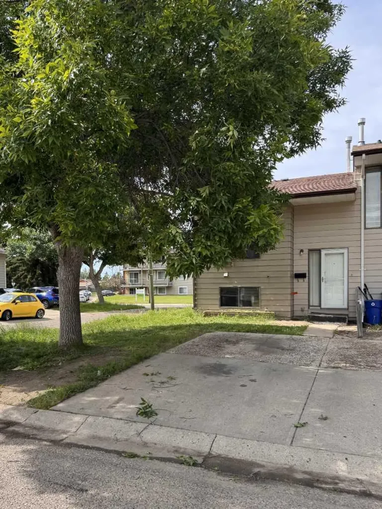 101 Cooney Road SE Medicine Hat AB T1B 1Y7
