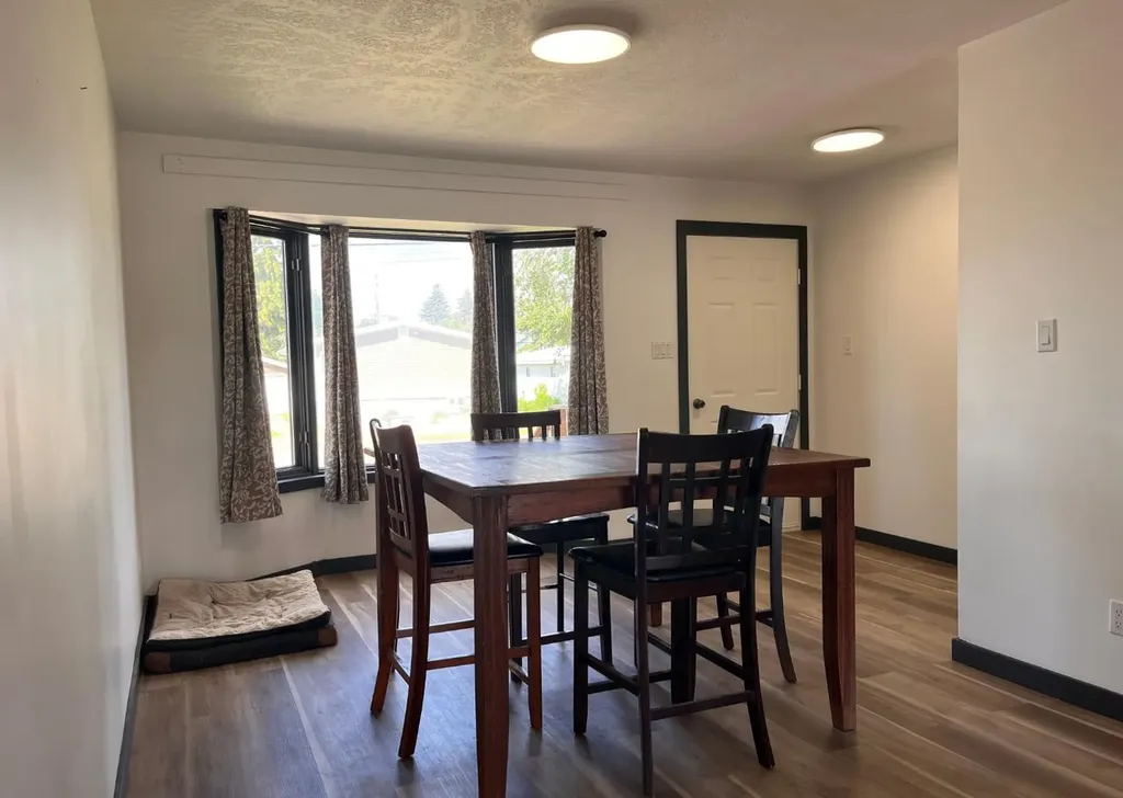 1005 15 Street Wainwright AB T9W1E4