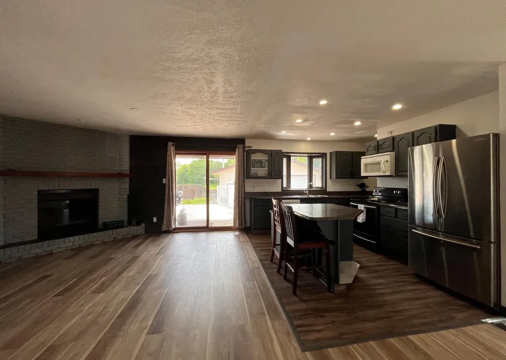 1005 15 Street Wainwright AB T9W1E4