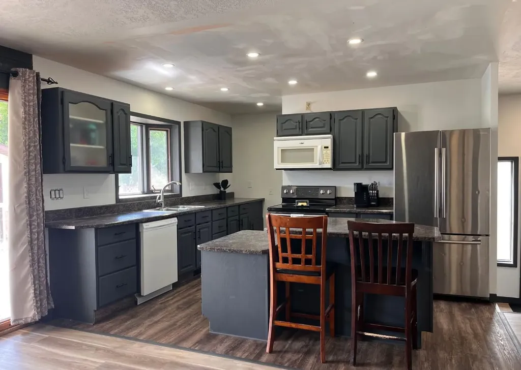 1005 15 Street Wainwright AB T9W1E4