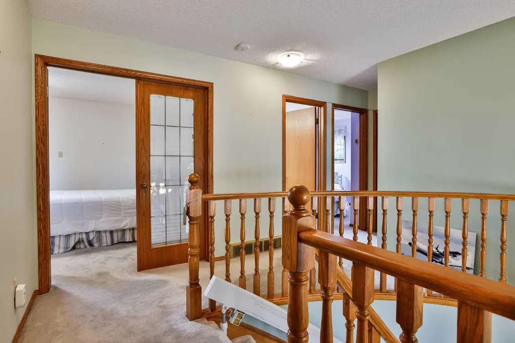 2265 27 Avenue S Lethbridge AB T1K 6K5