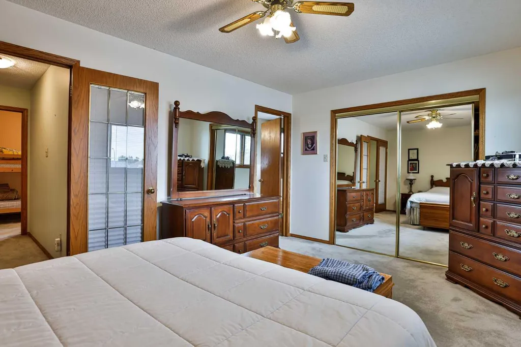 2265 27 Avenue S Lethbridge AB T1K 6K5