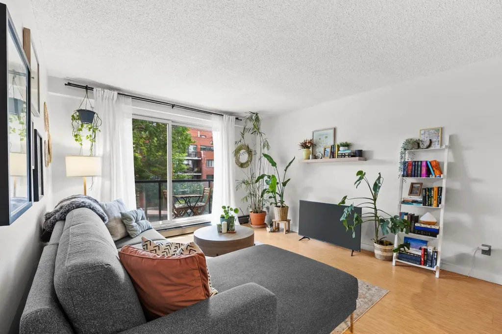 924 18 Avenue SW Calgary AB T2T 0H1