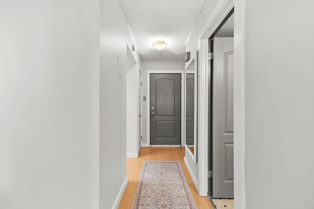 924 18 Avenue SW Calgary AB T2T 0H1
