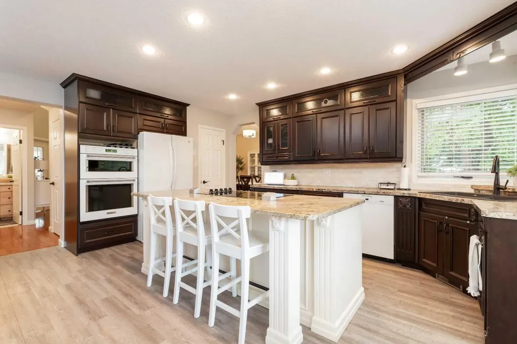 205 Kings Bay S Lethbridge AB T1K 5G1