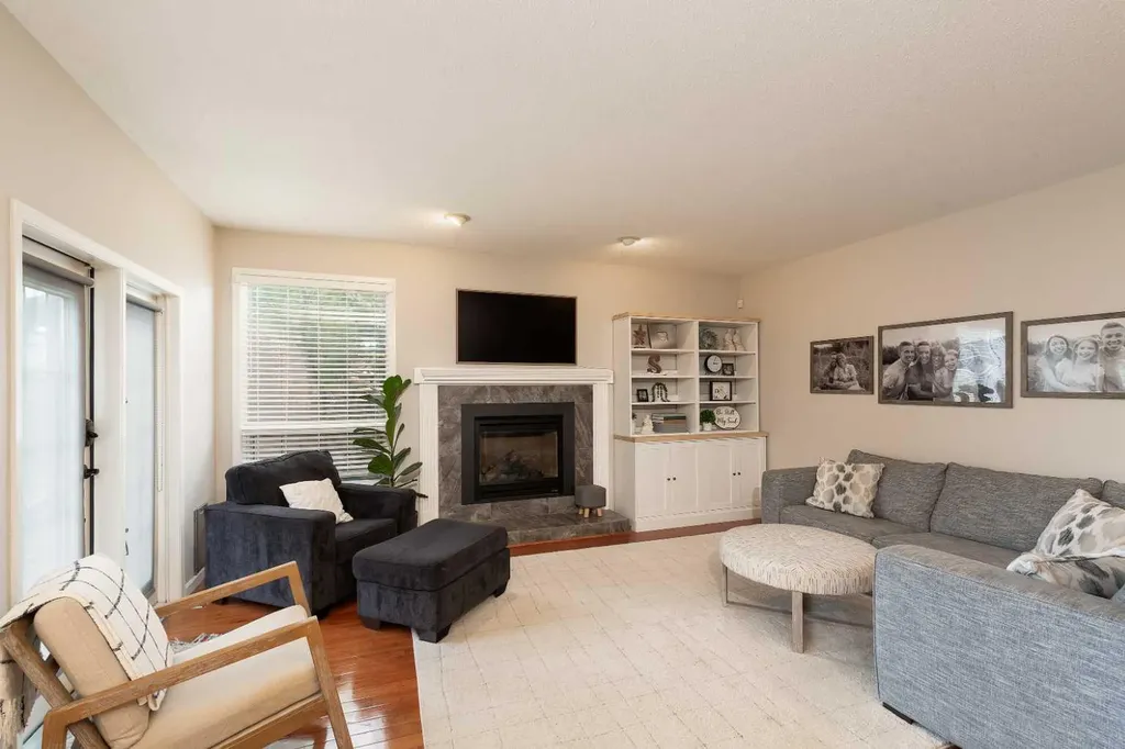 205 Kings Bay S Lethbridge AB T1K 5G1