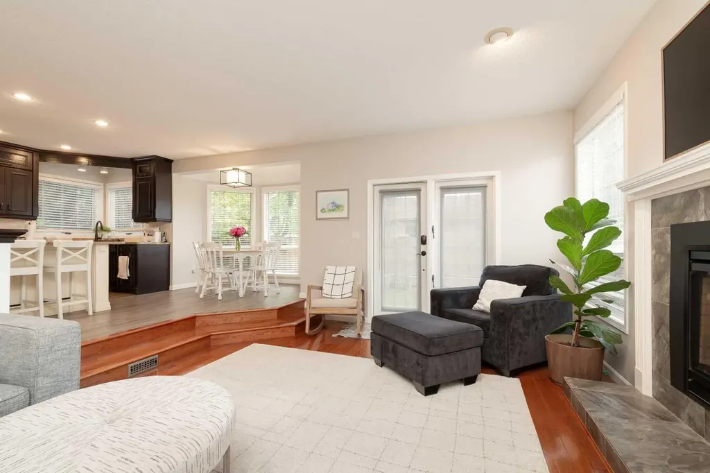205 Kings Bay S Lethbridge AB T1K 5G1