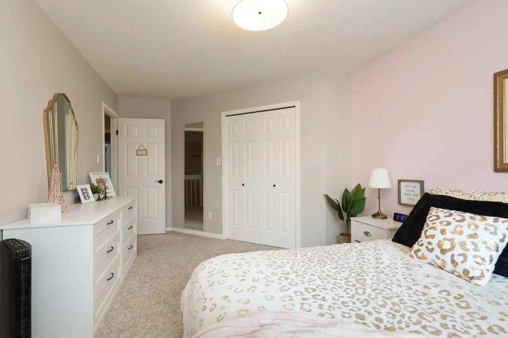 205 Kings Bay S Lethbridge AB T1K 5G1