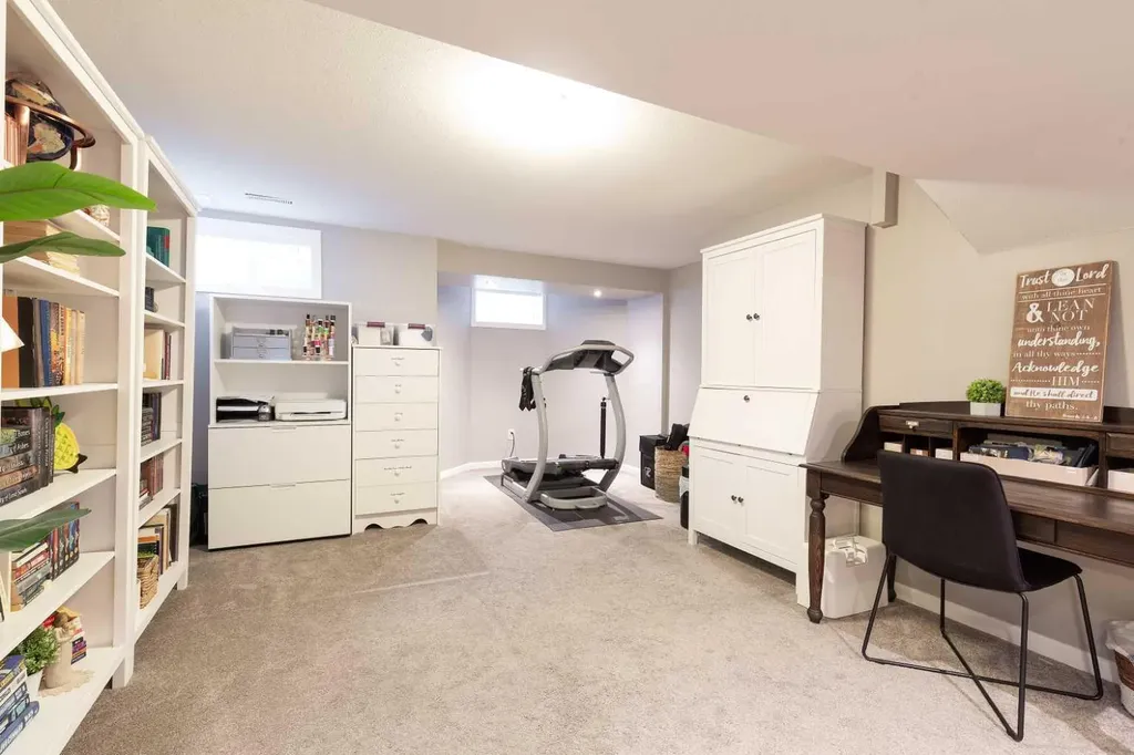 205 Kings Bay S Lethbridge AB T1K 5G1