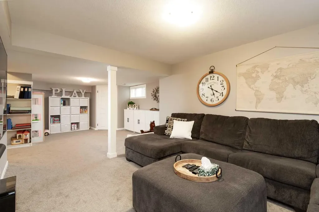 205 Kings Bay S Lethbridge AB T1K 5G1