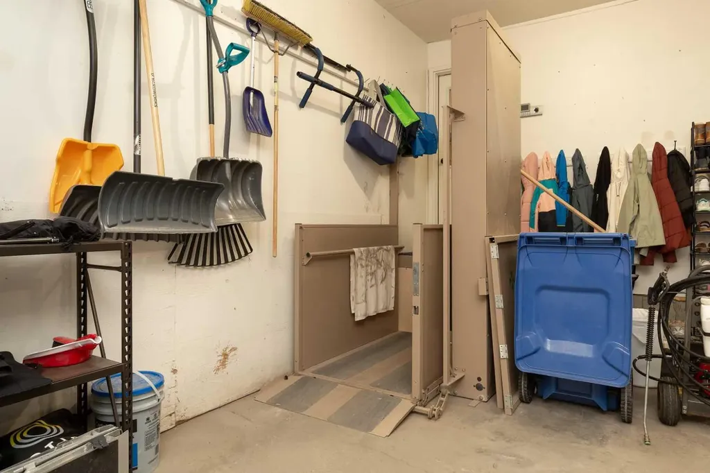 205 Kings Bay S Lethbridge AB T1K 5G1