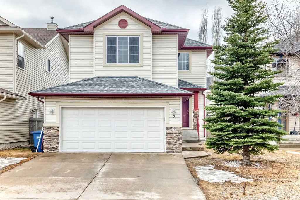 9 Somerside Crescent SW Calgary AB T2Y 4G8