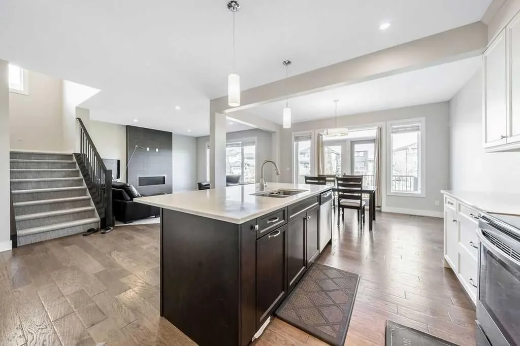 82 Panton View NW Calgary AB T3K 0X8