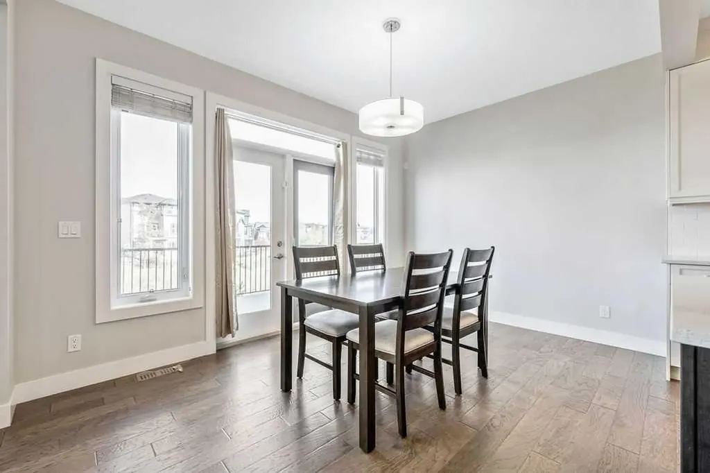 82 Panton View NW Calgary AB T3K 0X8