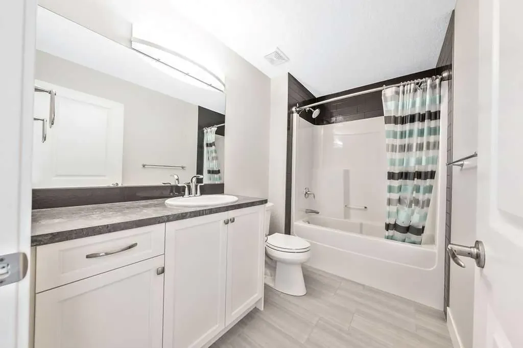 82 Panton View NW Calgary AB T3K 0X8