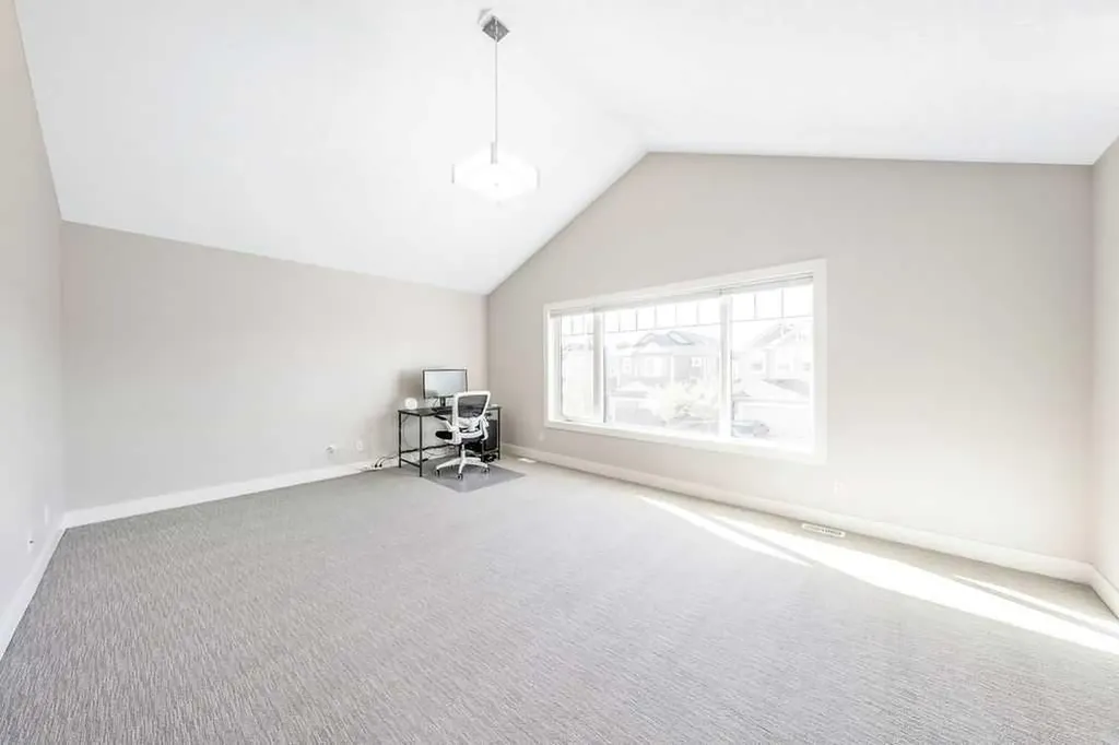 82 Panton View NW Calgary AB T3K 0X8