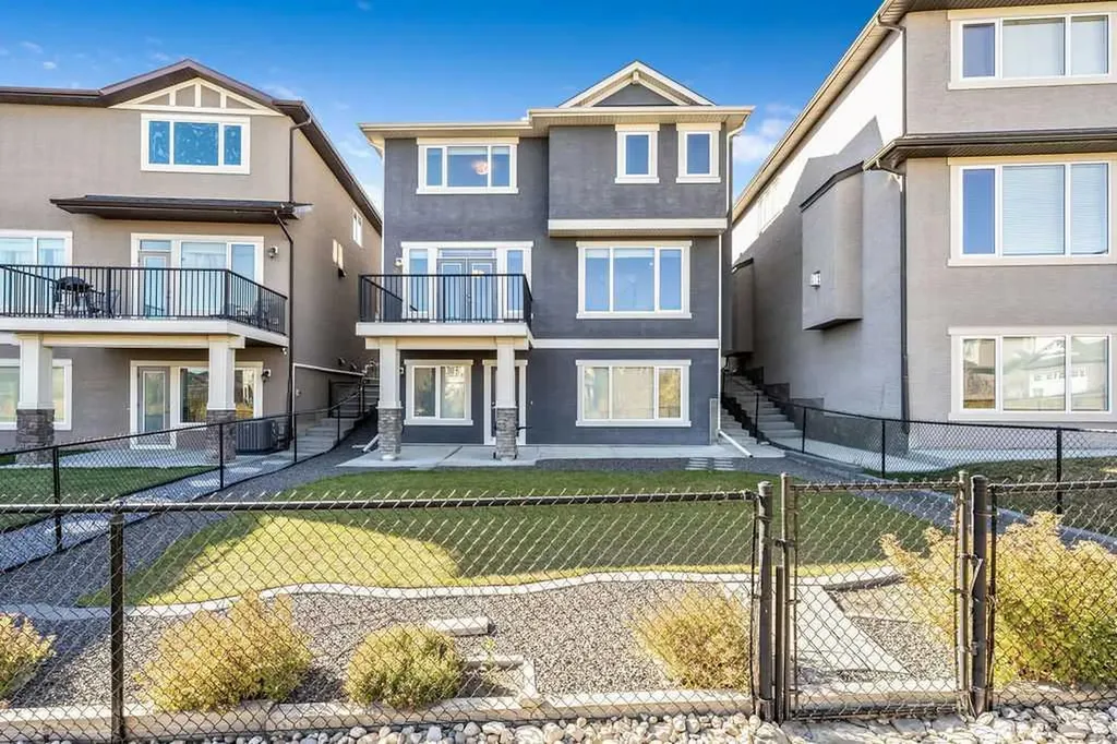 82 Panton View NW Calgary AB T3K 0X8