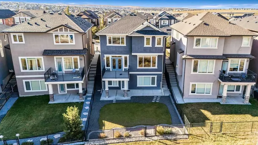 82 Panton View NW Calgary AB T3K 0X8