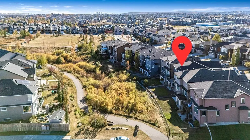 82 Panton View NW Calgary AB T3K 0X8