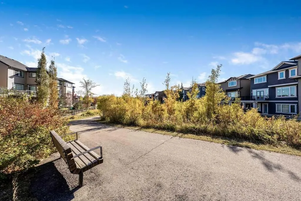 82 Panton View NW Calgary AB T3K 0X8