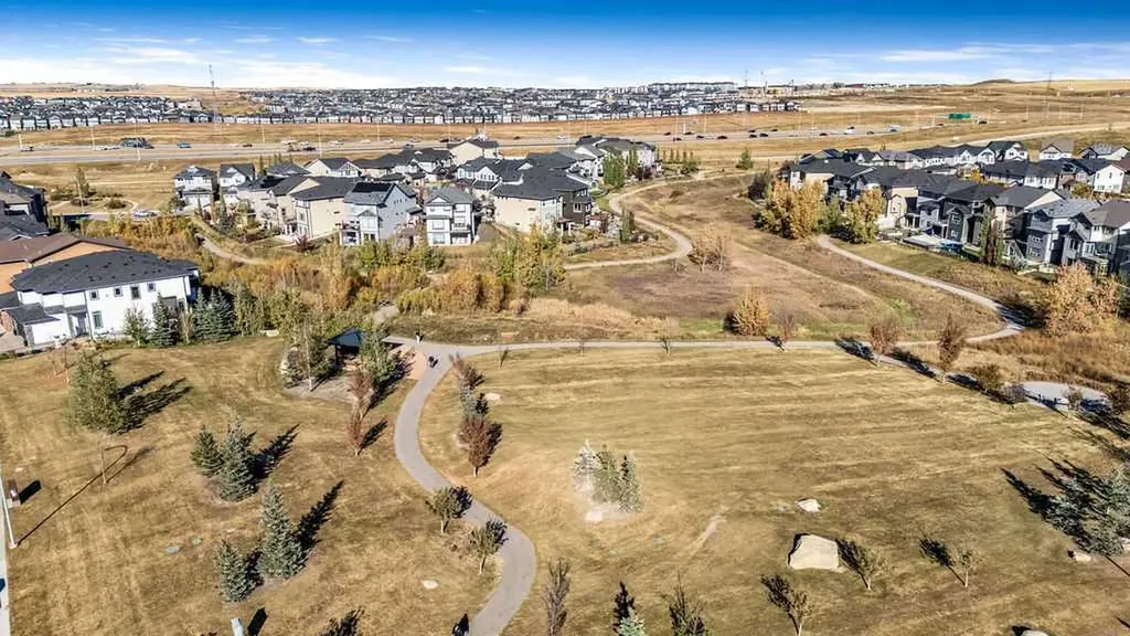 82 Panton View NW Calgary AB T3K 0X8