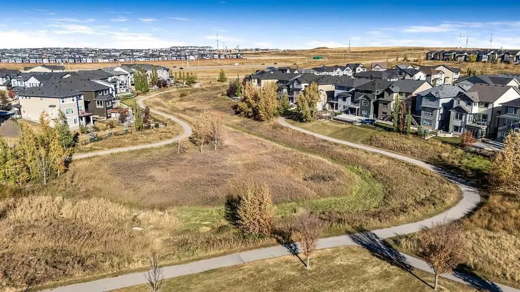 82 Panton View NW Calgary AB T3K 0X8