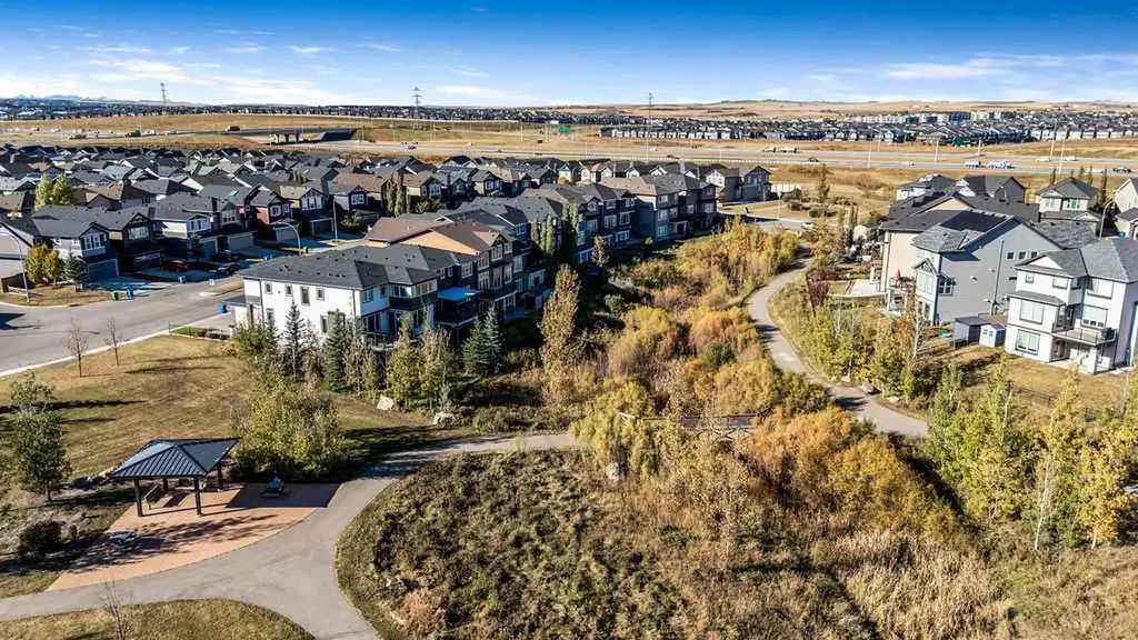 82 Panton View NW Calgary AB T3K 0X8